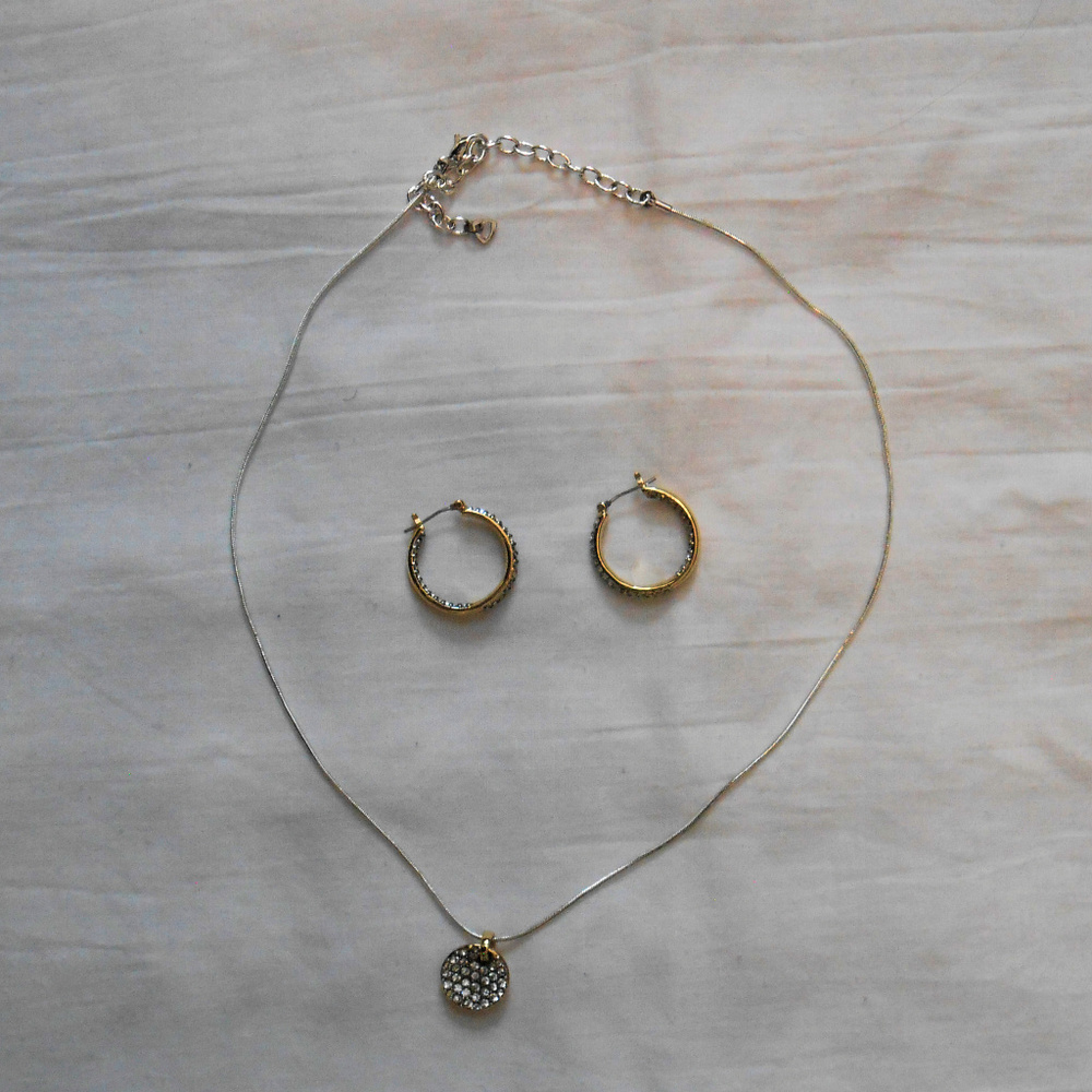 19" silver and gold tone rhinestone necklace